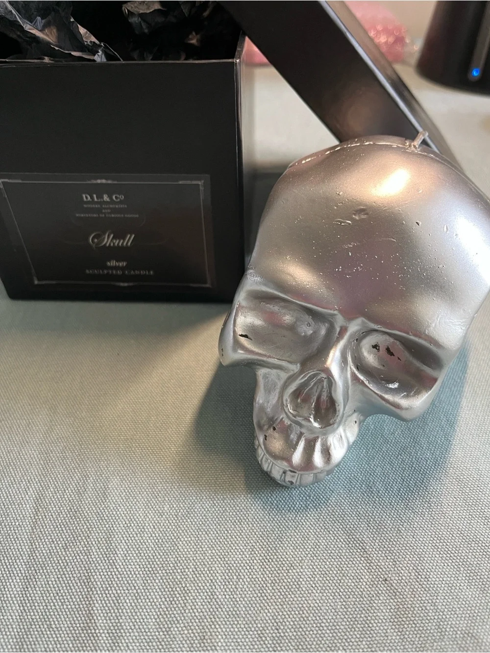NWOT D.L. & Co. Silver Skull Sculpted Candle